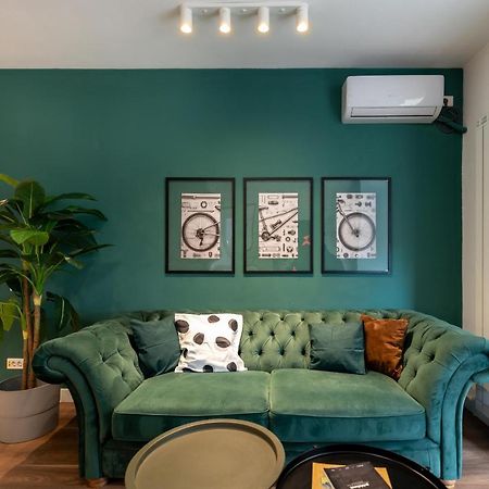 Downtown Retreat: Spacious 2-Br By Unirii Square Bukarest Exteriör bild