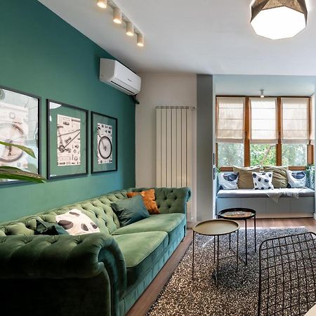 Downtown Retreat: Spacious 2-Br By Unirii Square Bukarest Exteriör bild