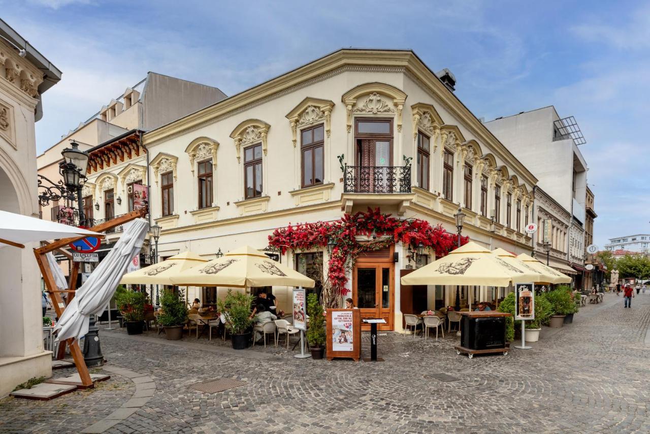 Downtown Retreat: Spacious 2-Br By Unirii Square Bukarest Exteriör bild